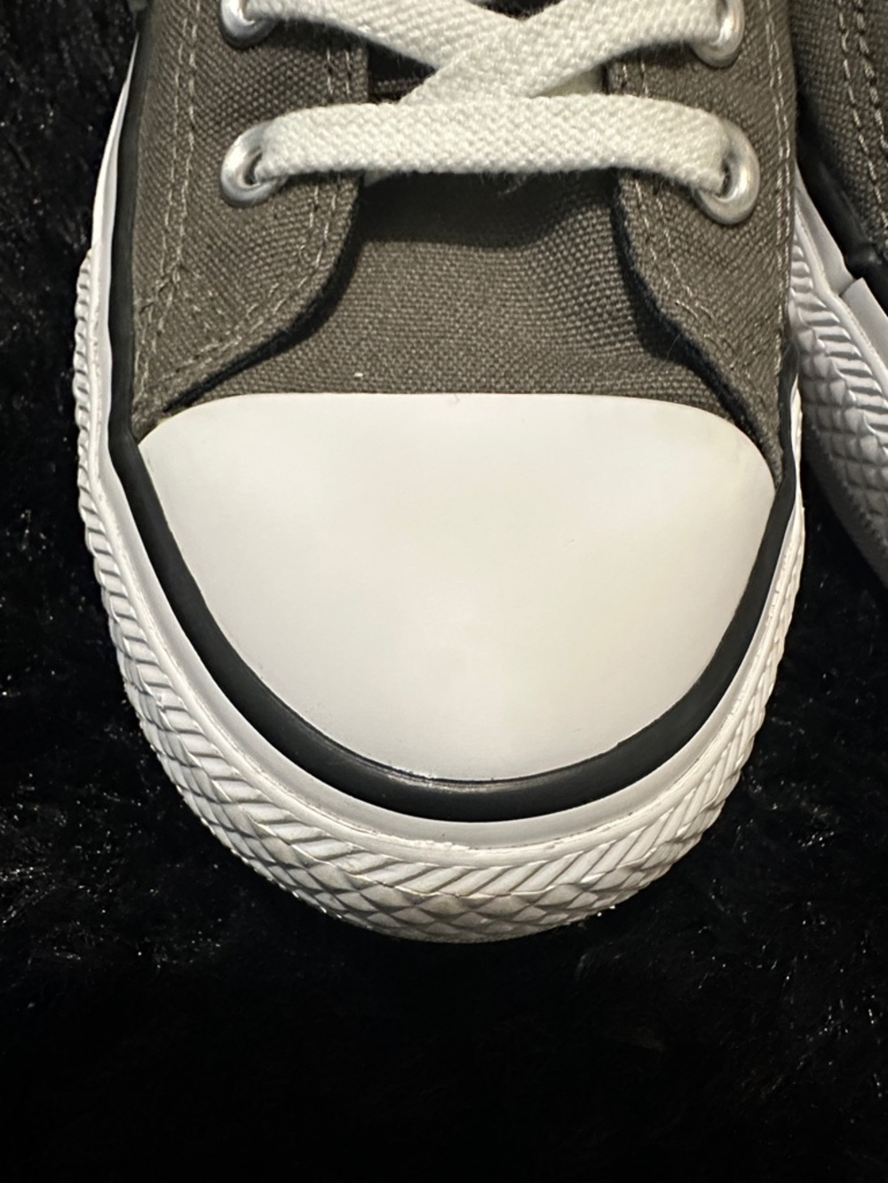 Converse Chuck Taylor’s shoreline Low Top Canvas Sneakers in Gray with White Toe - Picture 3 of 6